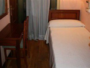 Pension Carrera Madrid Dış mekan fotoğraf